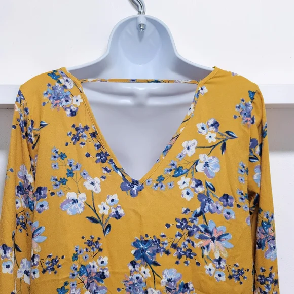 Pink Rose Mustard Floral Button-Front Tie-Hem Blouse - Picture 3 of 9